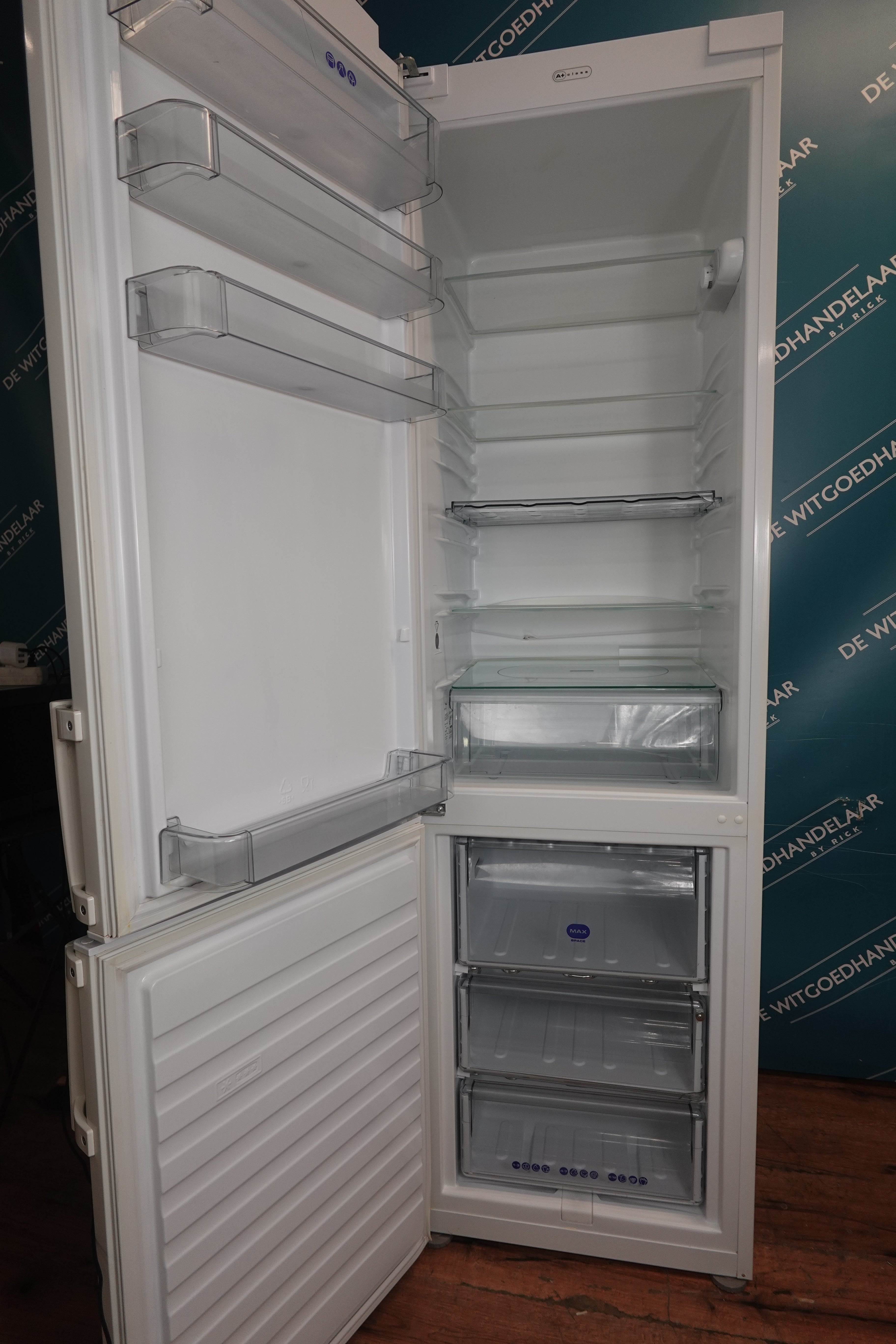 Vrijstaande koel- vriescombinaties Whirlpool
