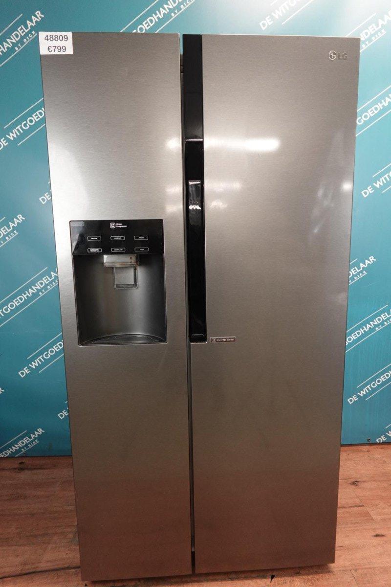 Amerikaanse koelkast LG met water- en ijsblokjesdispenser