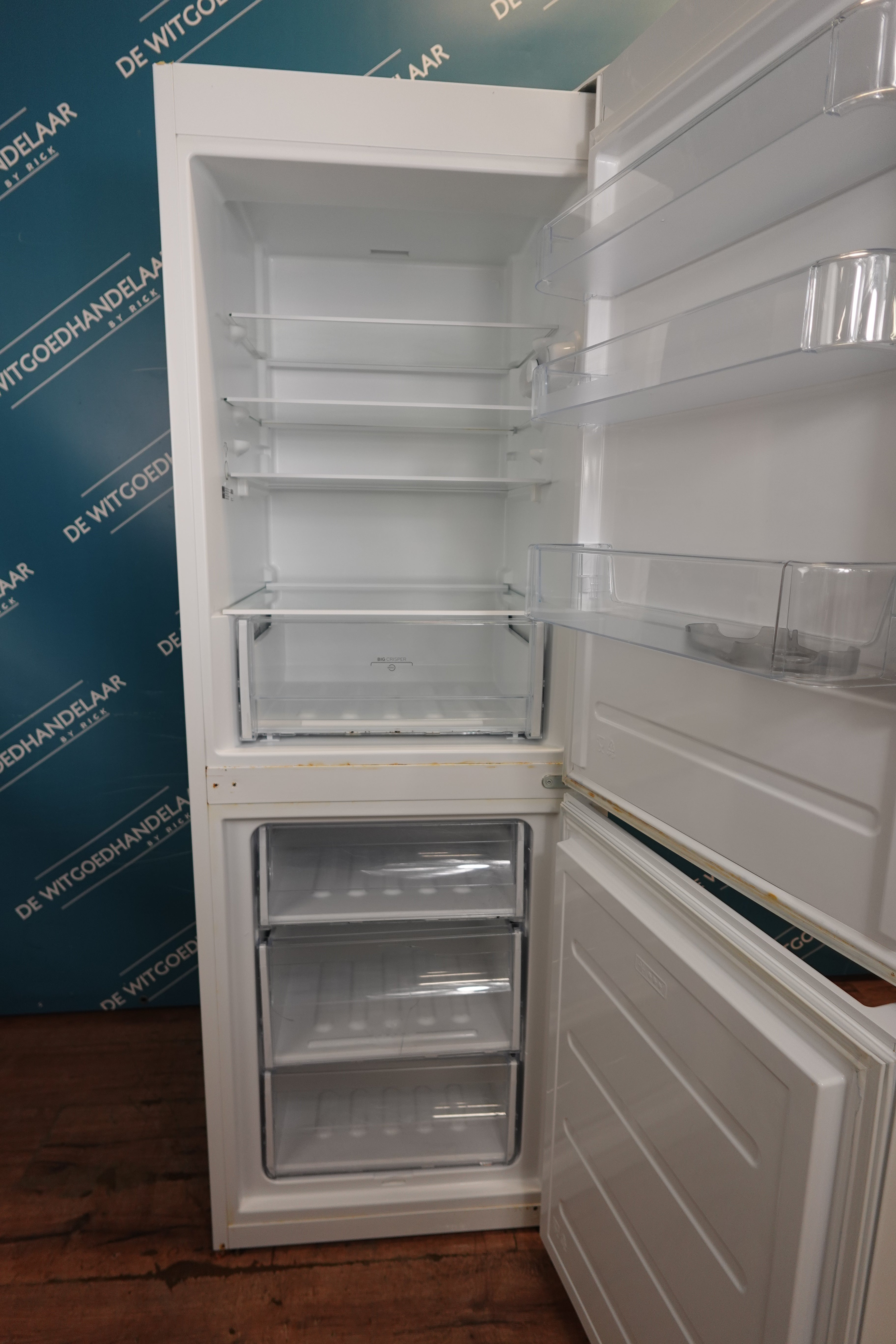 Vrijstaande koel - vriescombinatie Indesit
