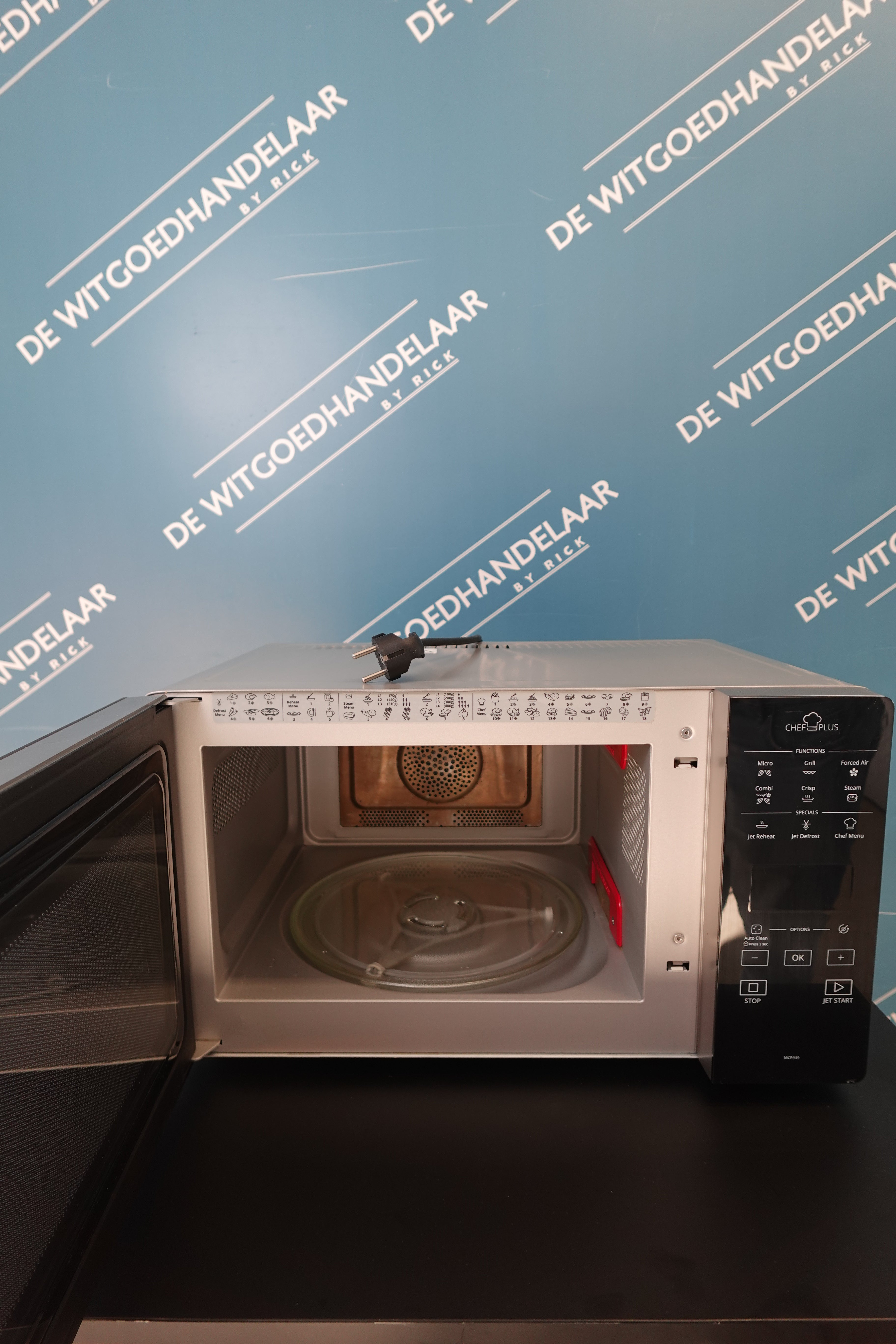 Vrijstaande combi magnetron Whirlpool