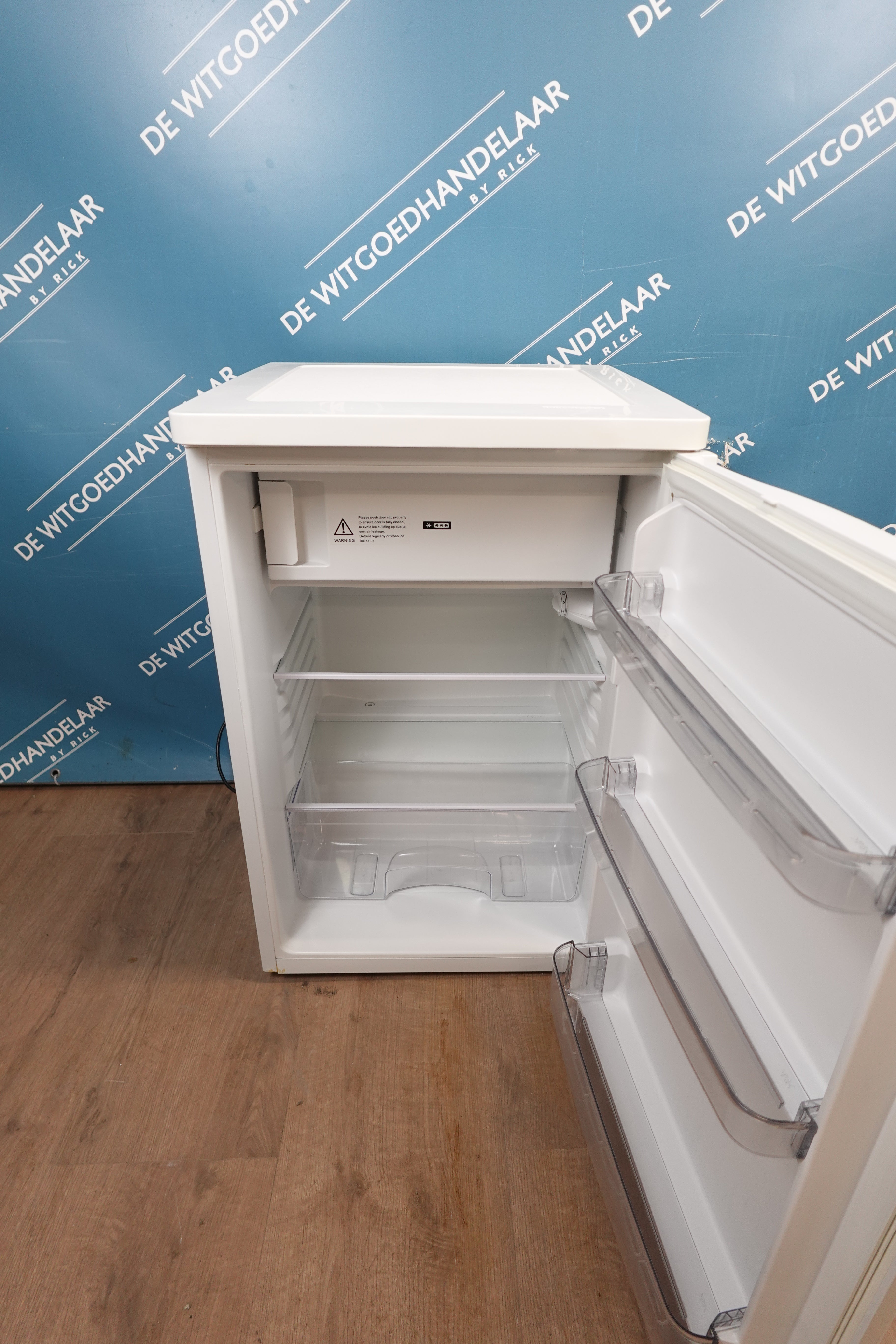 Vrijstaande koel - vriescombinatie tafelmodel WLA