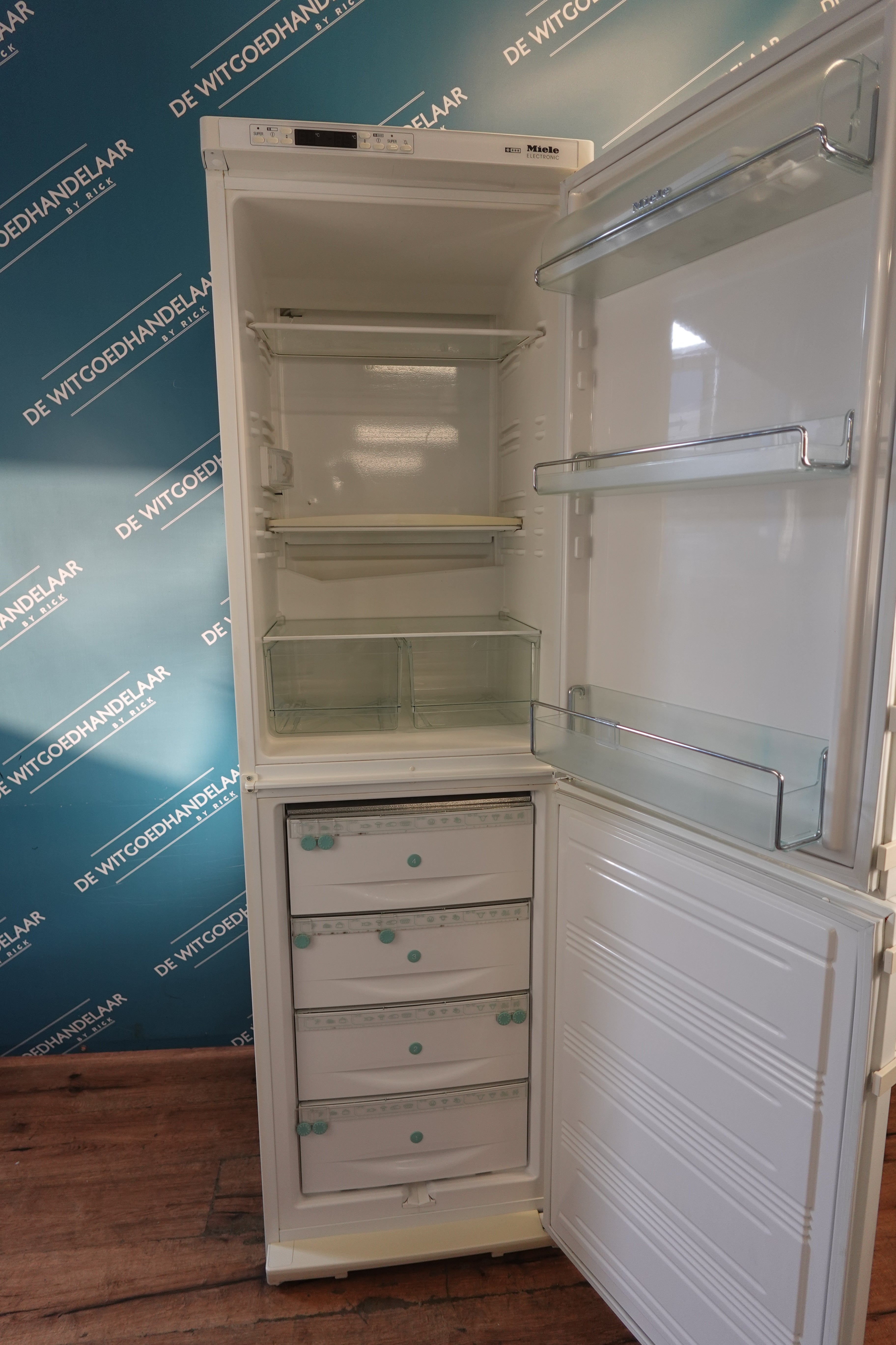 Vrijstaande koel-vriescombinatie Miele Electronic