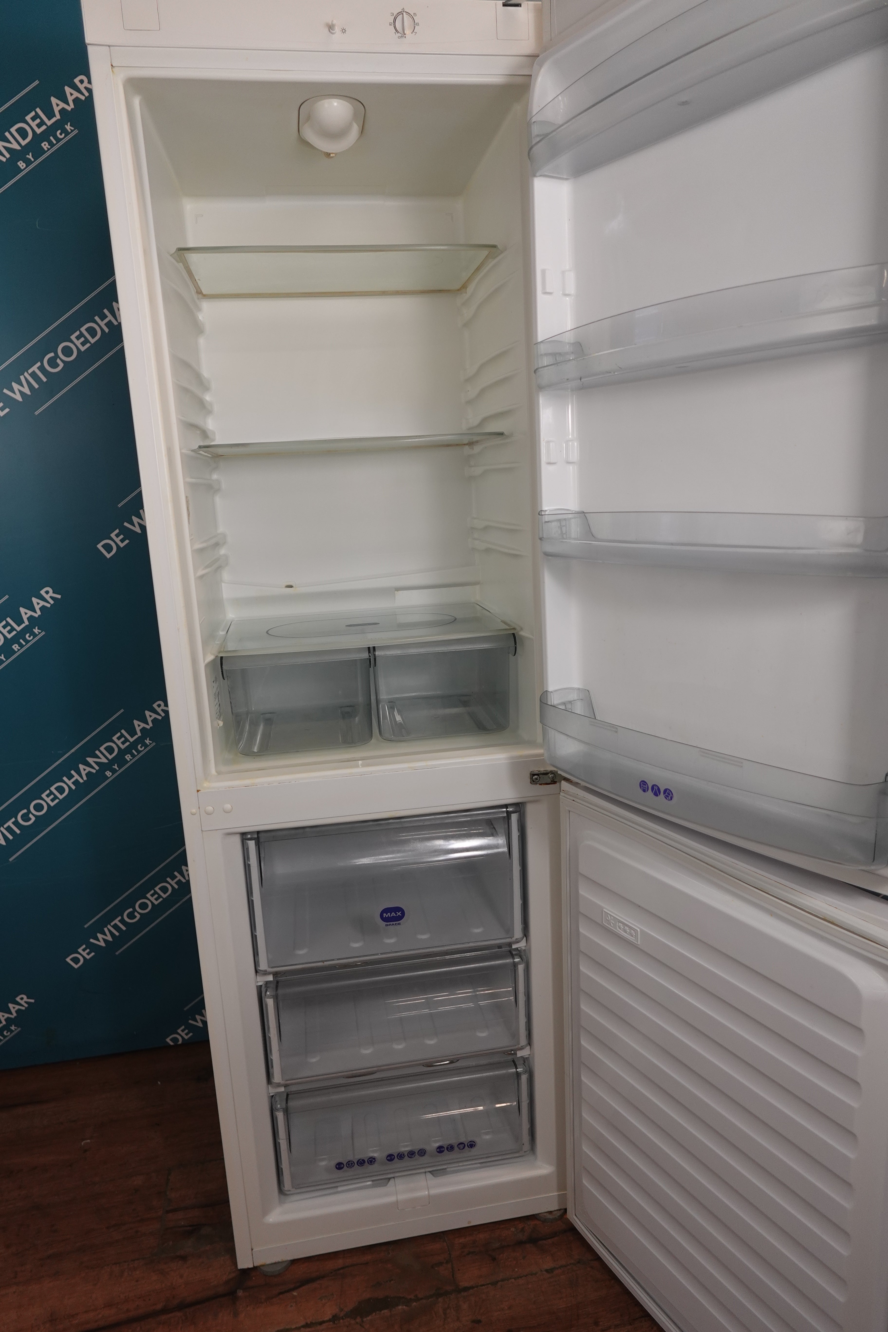 vrijstaande koel- vriescombinatie Whirlpool