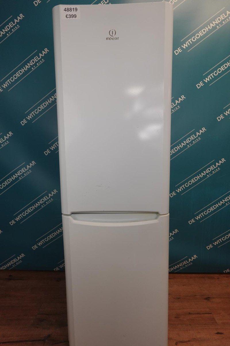 vrijstaande koel- vriescombinatie Indesit