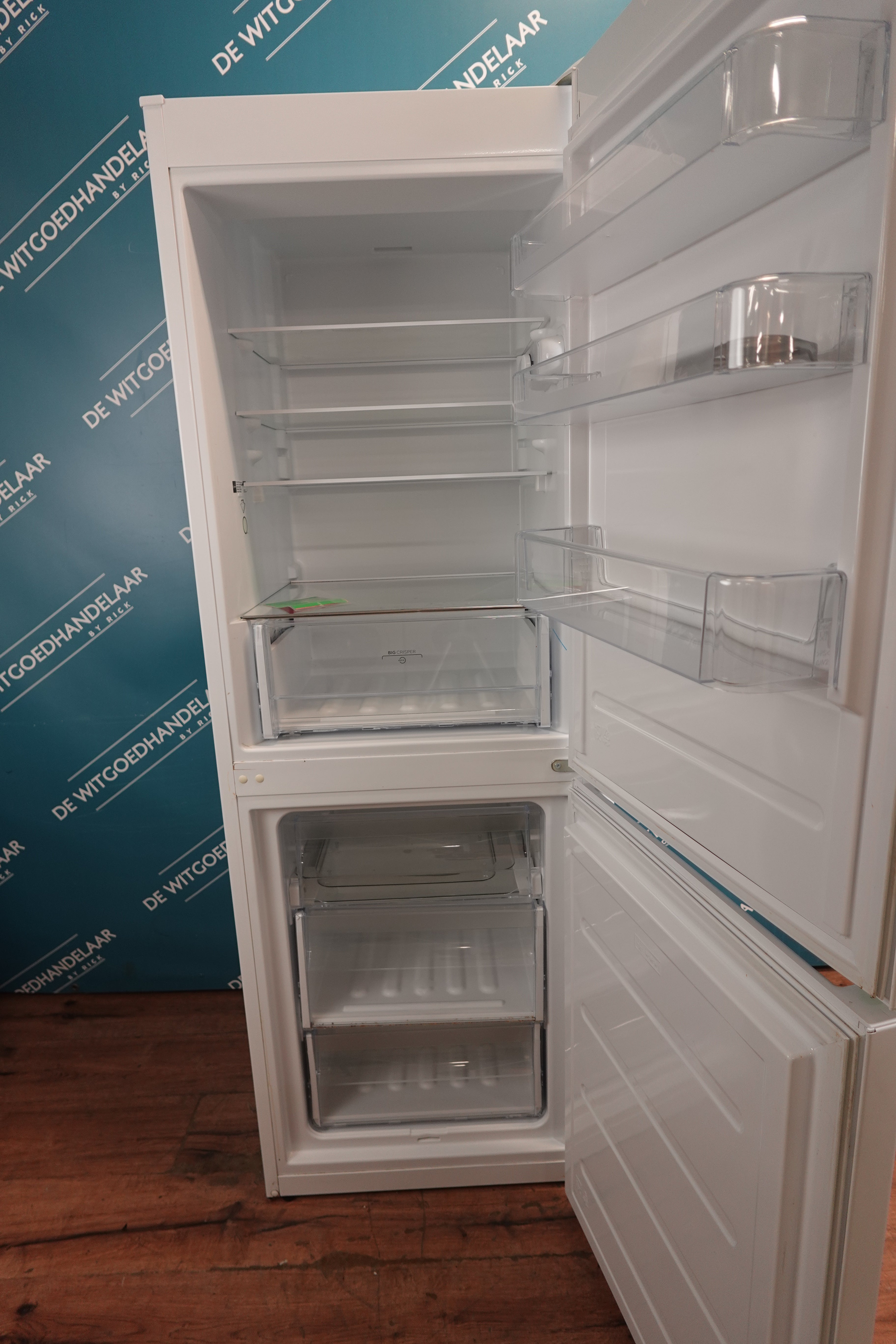 vrijstaande koel- vriescombinatie Indesit