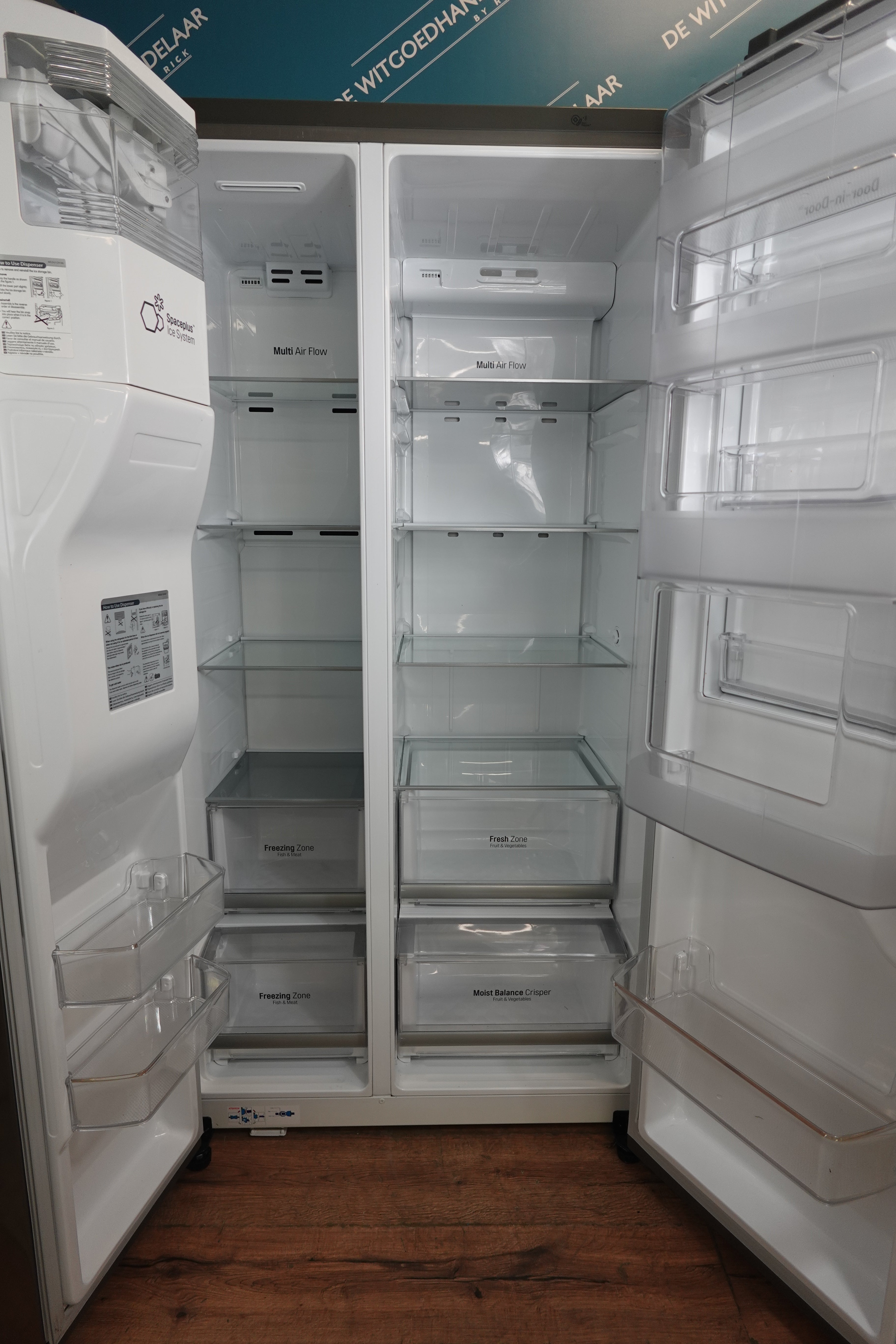 Amerikaanse koelkast LG met water - en ijsblokjesdispenser