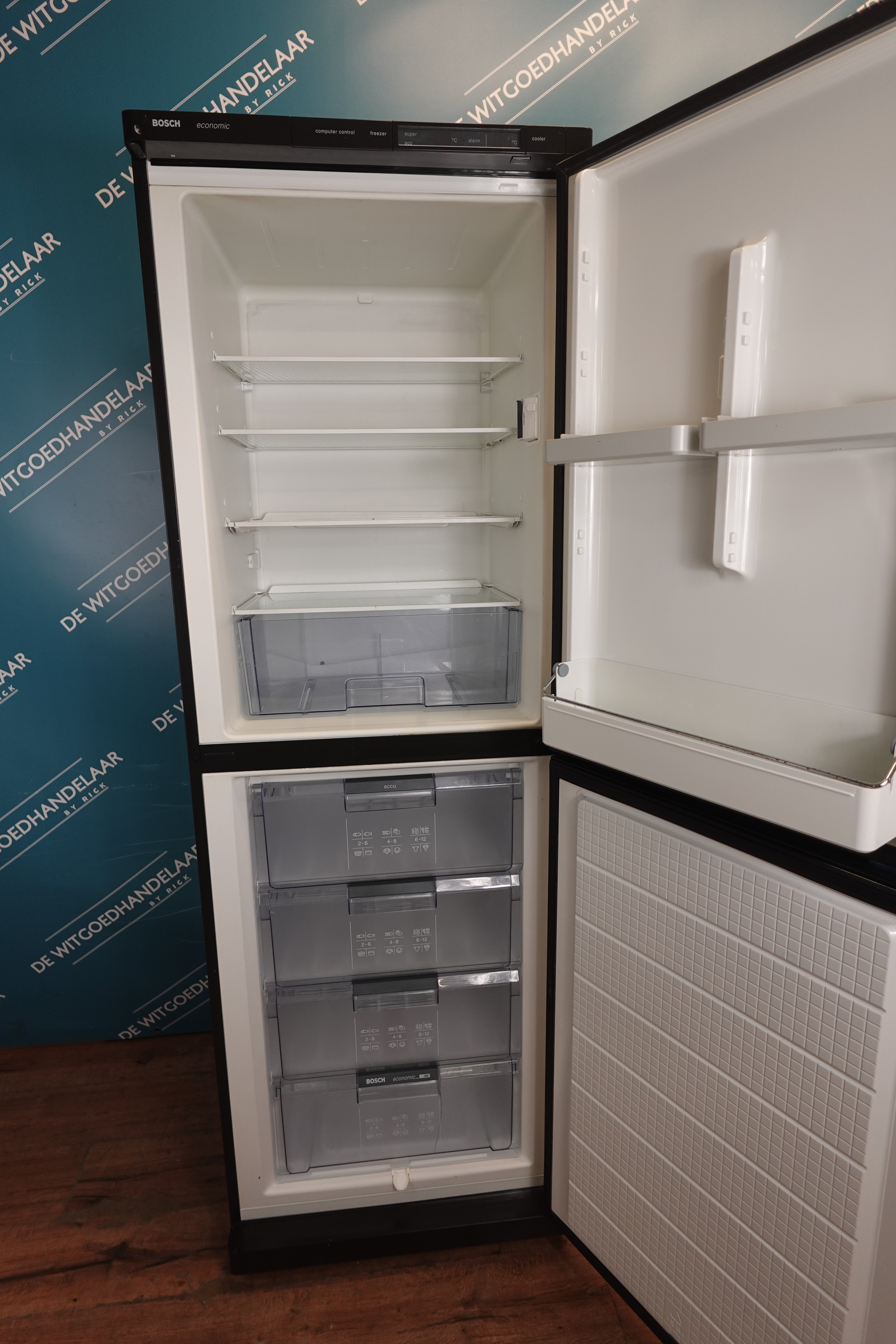 Vrijstaande koel - vriescombinatie Bosch
