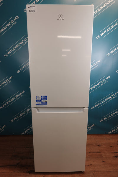 Vrijstaande koel - vriescombinatie Indesit