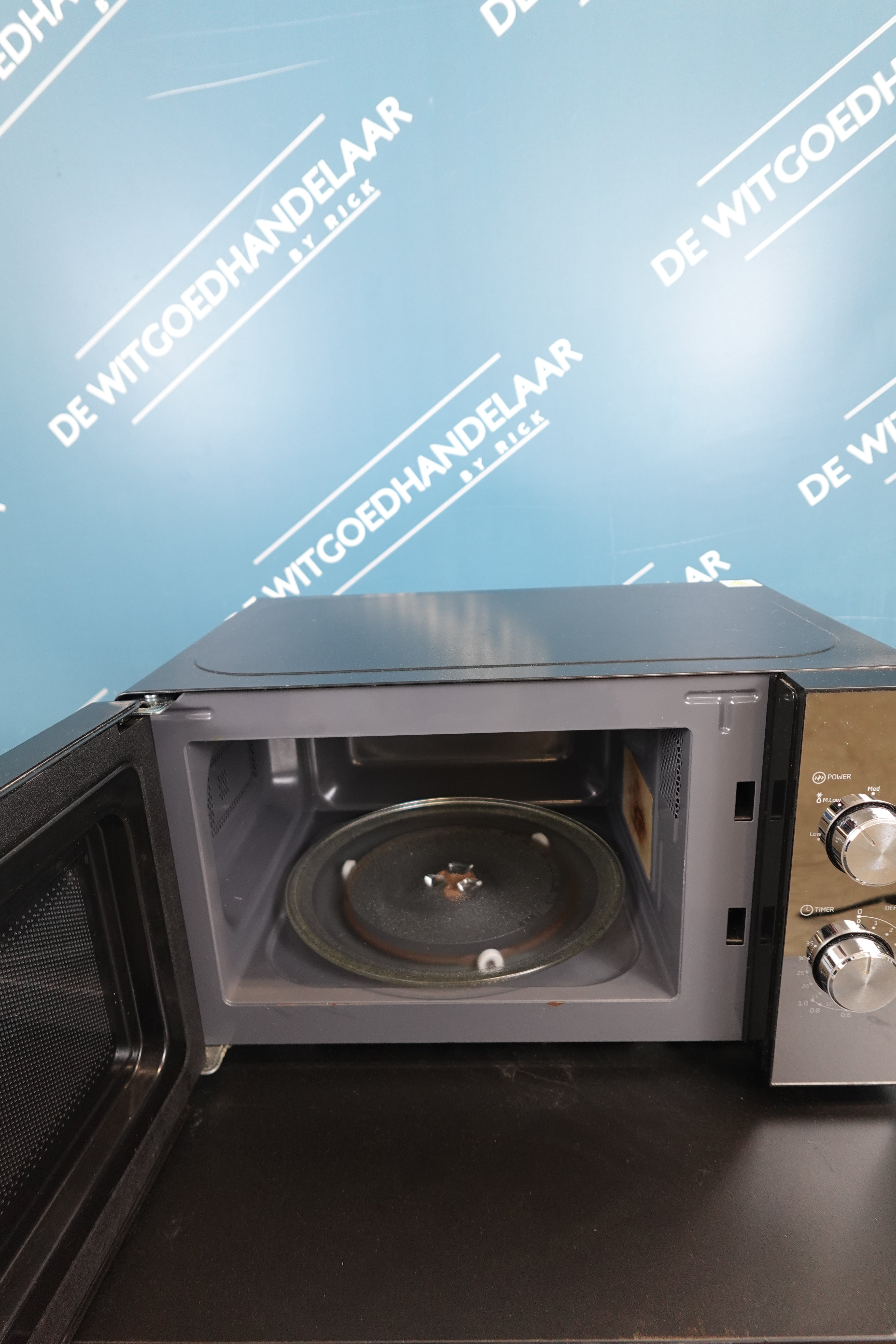 Vrijstaande magnetron Koenic